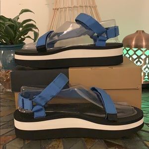 Teva  French Blue flatform Sandals Size 9/40 NWB